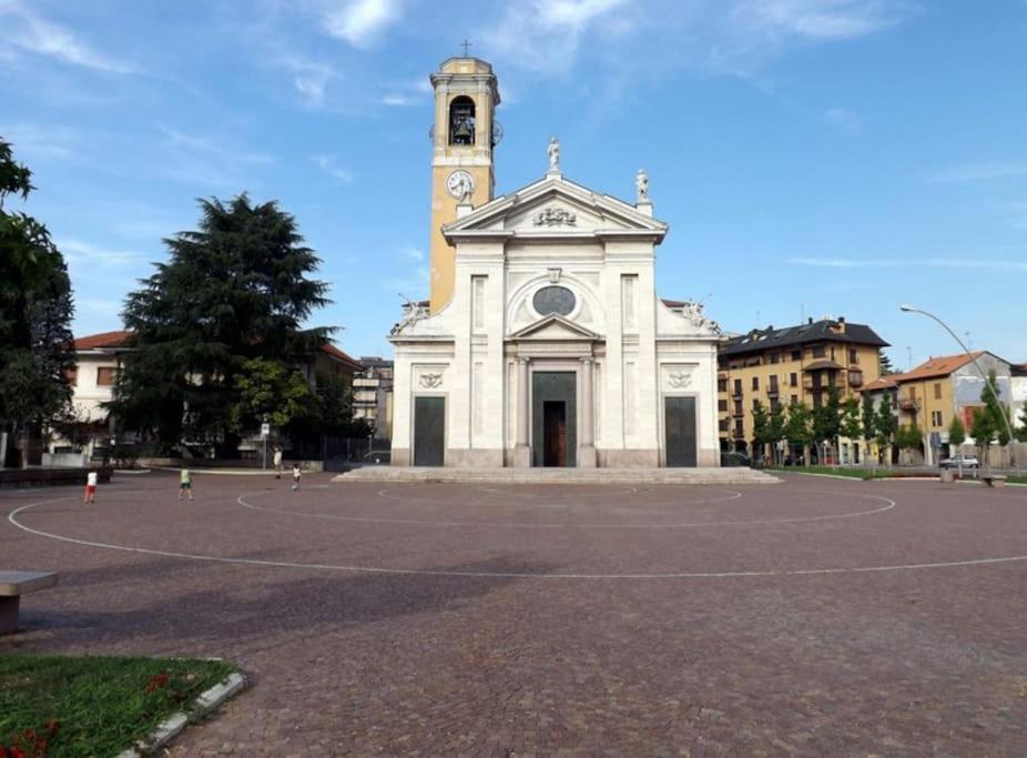Spazioso Appartamento Parabiago Exterior foto